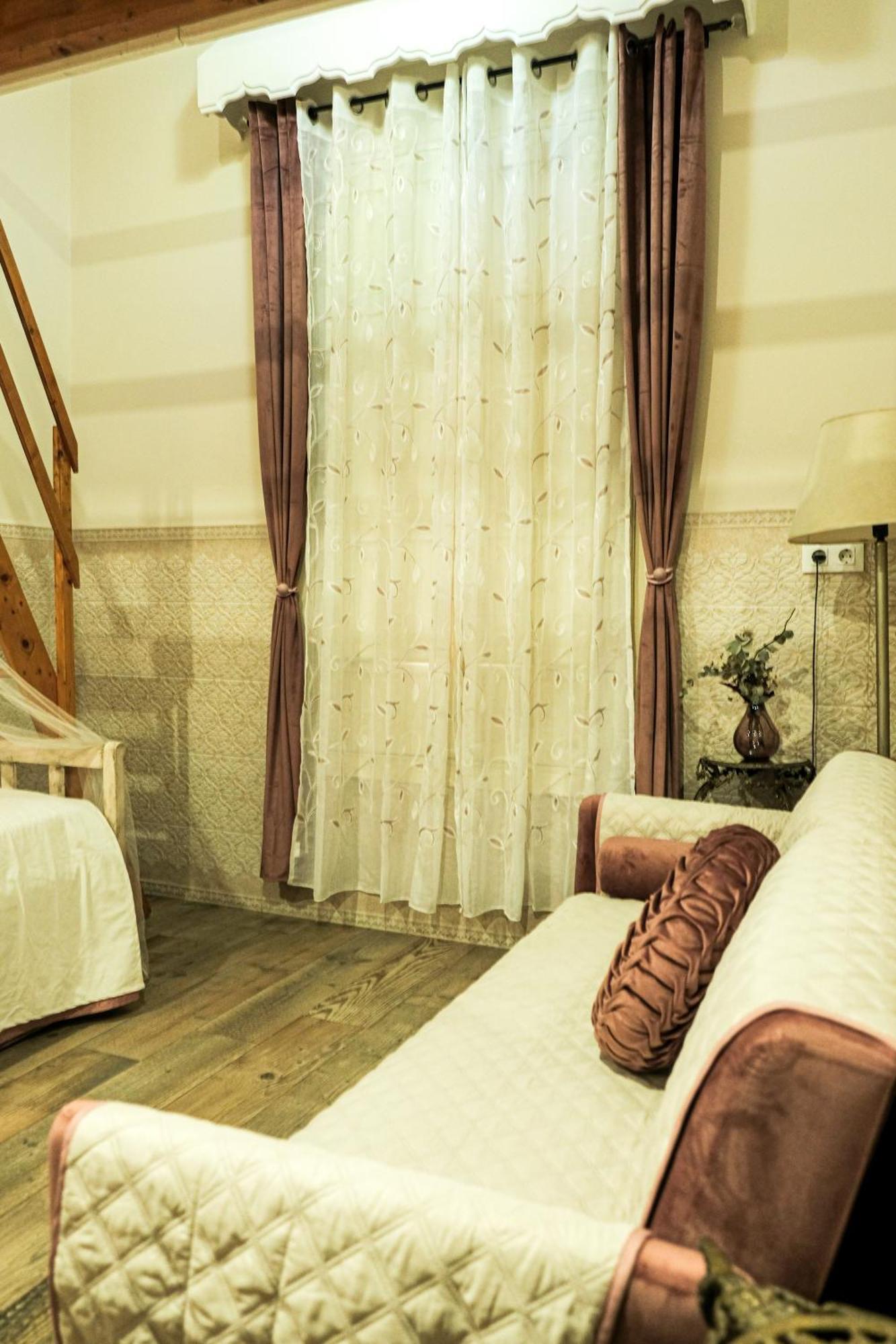 Apartament Casa De La Juderia Dona Pilar Sewilla Zewnętrze zdjęcie